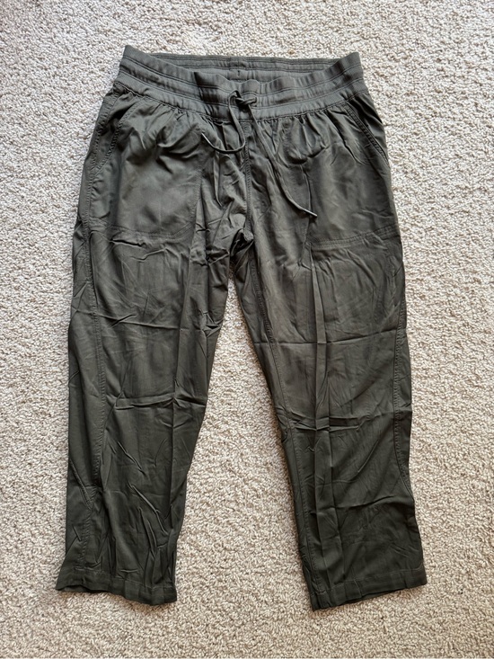 The North Face Pants - Women’s Olive Green Drawstring Capri Pants